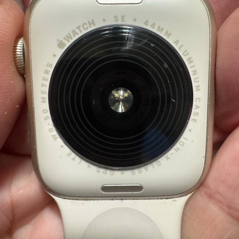 Apple Watch SE 44mm in Silver with White Band